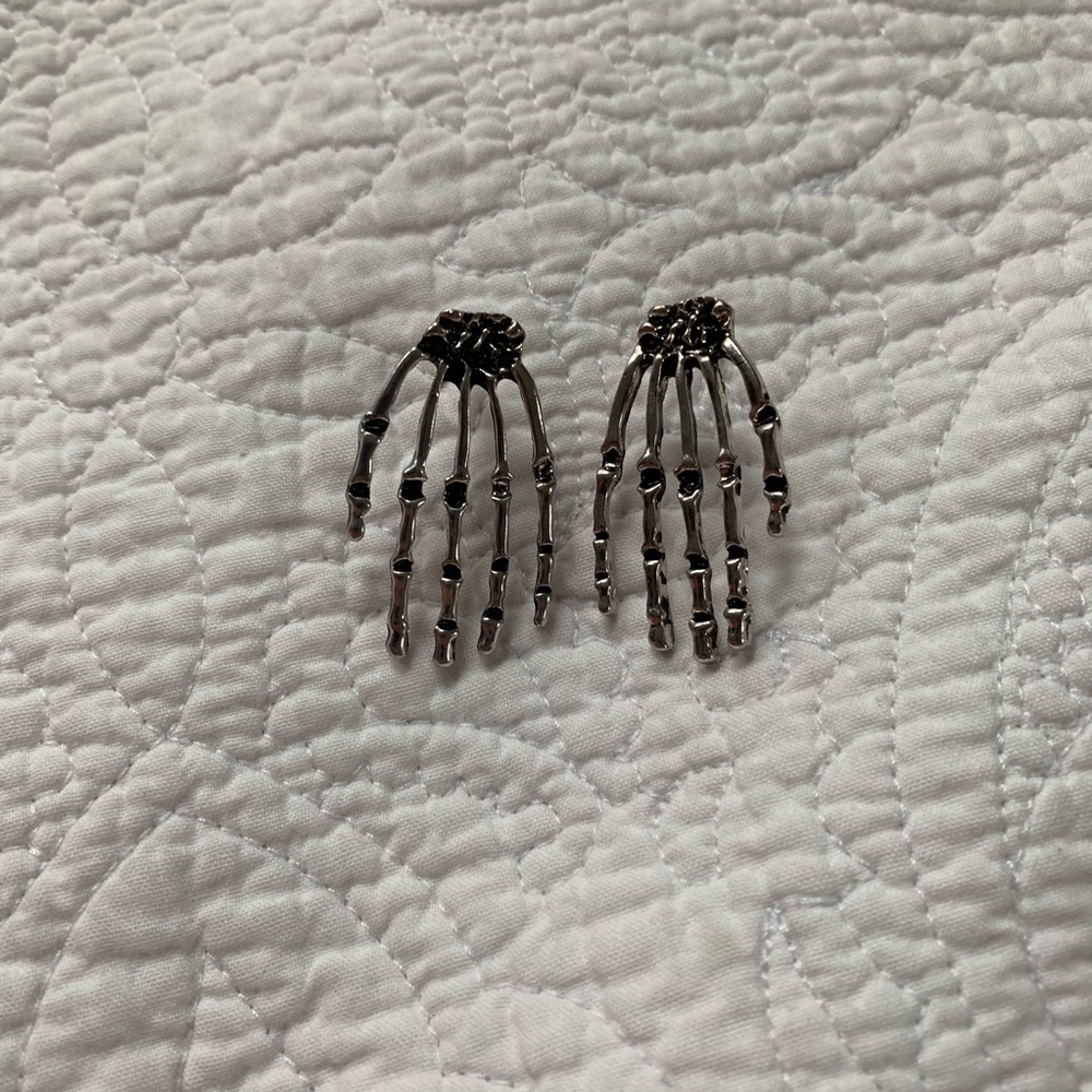 COPY - 🌟3 for $10🌟 Skeleton hand earrings